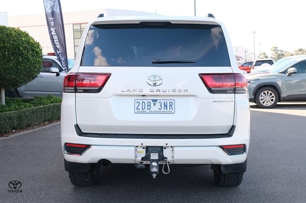 2022 Toyota Landcruiser Sahara ZX image 4