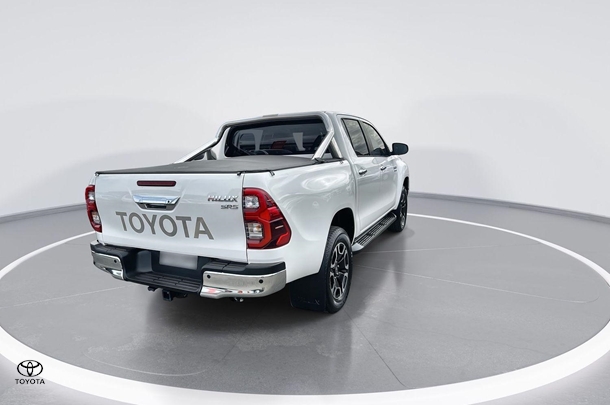 2020 Toyota Hilux SR5 image 7