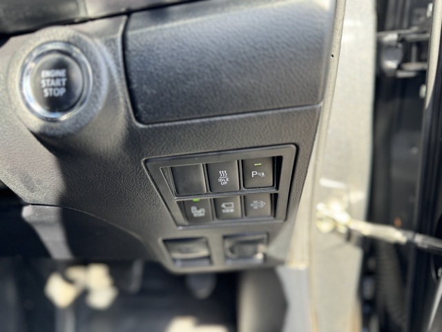 2023 Toyota Hilux SR5 image 15