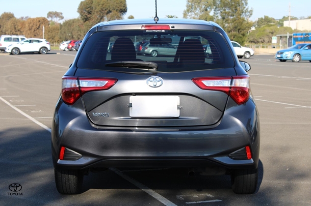 2019 Toyota Yaris Ascent image 8