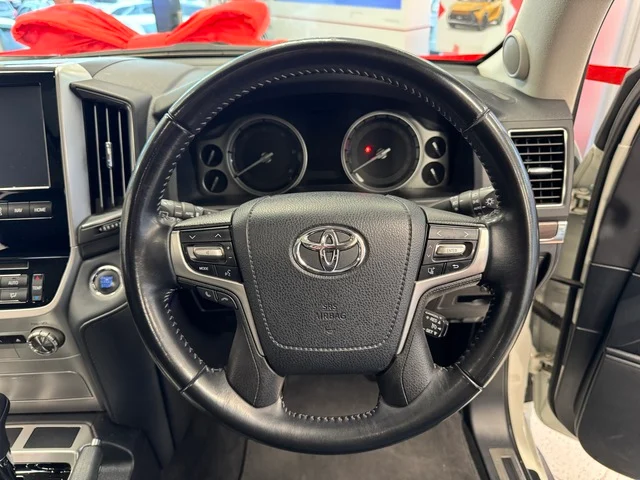 2019 Toyota Landcruiser VX image 10