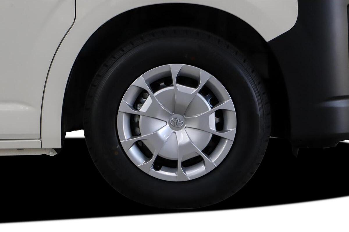 2025 Toyota Hiace LWB Manual image 9