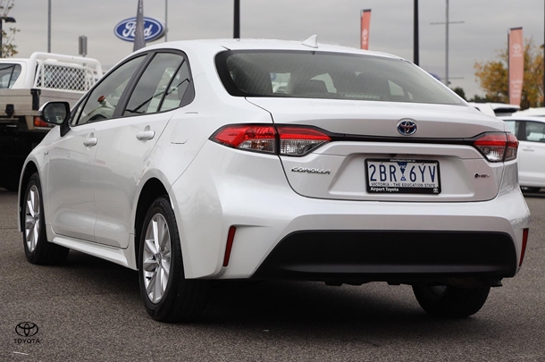 2024 Toyota Corolla Sedan Hybrid Ascent Sport image 8