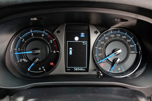 2023 Toyota HILUX Rogue image 11