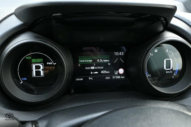 2021 Toyota Yaris HB Hybrid SX image 21
