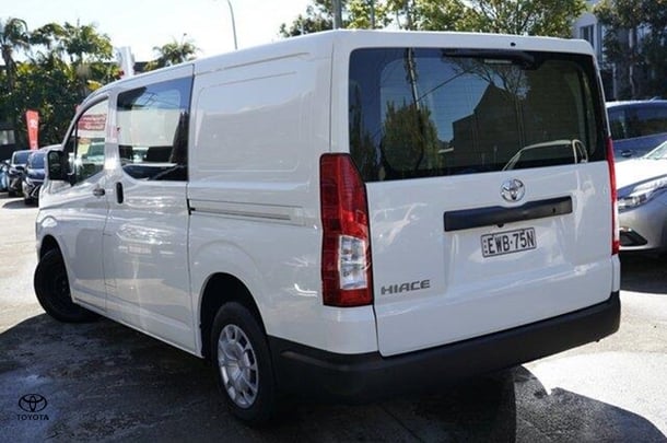 2022 Toyota Hiace LWB image 3