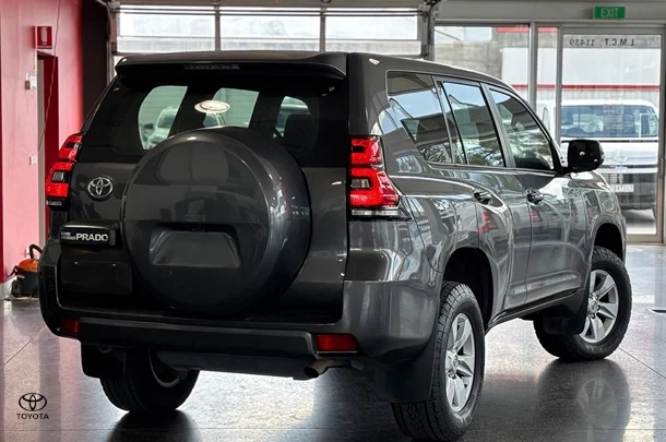 2020 Toyota Prado GX image 2