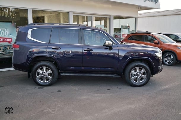 2021 Toyota Landcruiser Sahara image 2