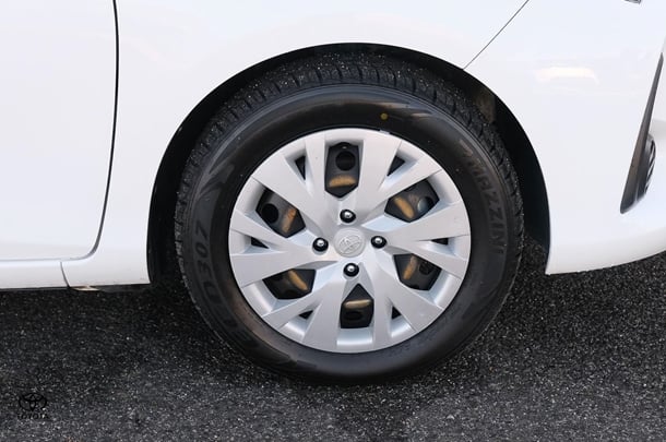 2017 Toyota Yaris Ascent image 6