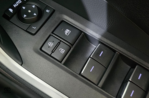 2024 Toyota RAV4 Hybrid Cruiser-AWD image 18