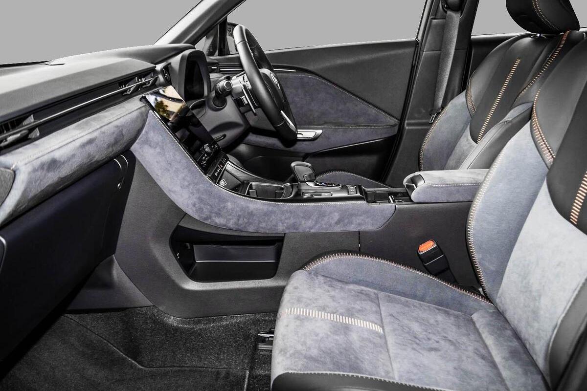 2025 Lexus LBX Sports Luxury Auto 2WD image 8