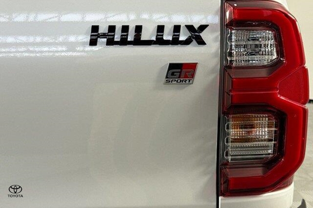 2024 Toyota Hilux GR-S image 9