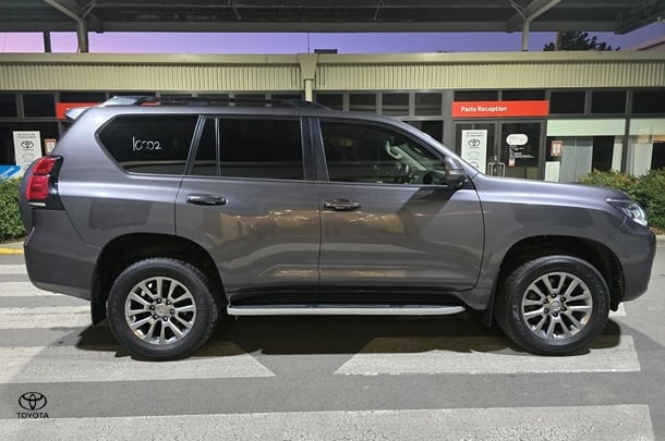 2019 Toyota Prado VX image 6