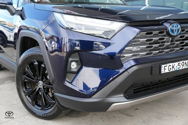 2024 Toyota RAV4 Hybrid Cruiser-AWD image 2
