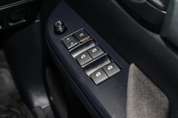 2024 Toyota HILUX SR image 18