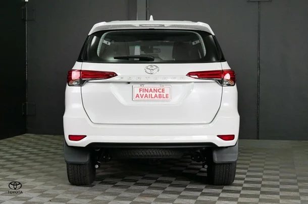 2024 Toyota Fortuner GX image 5