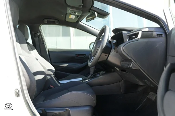 2023 Toyota Corolla Hatch Hybrid Ascent Sport image 3