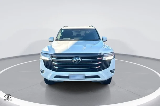 2022 Toyota Landcruiser GXL image 3