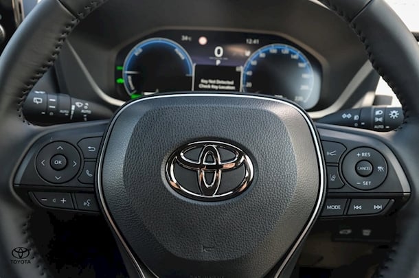 2023 Toyota RAV4 XSE image 14