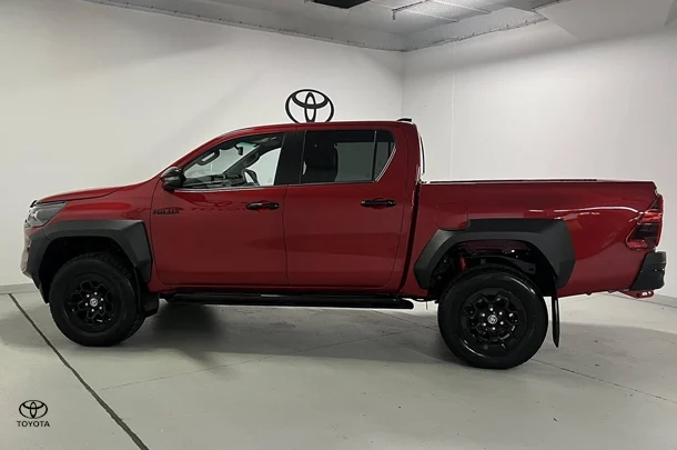 2024 Toyota Hilux GR-S image 9