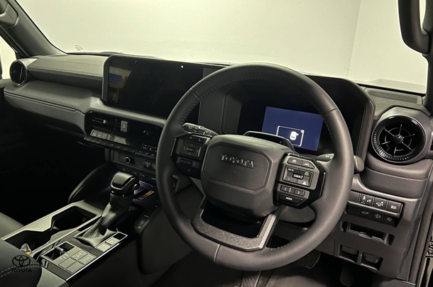 2025 Toyota Prado GXL image 10