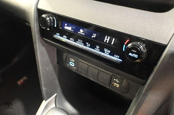 2022 Toyota Yaris Cross Hybrid GR-S image 13