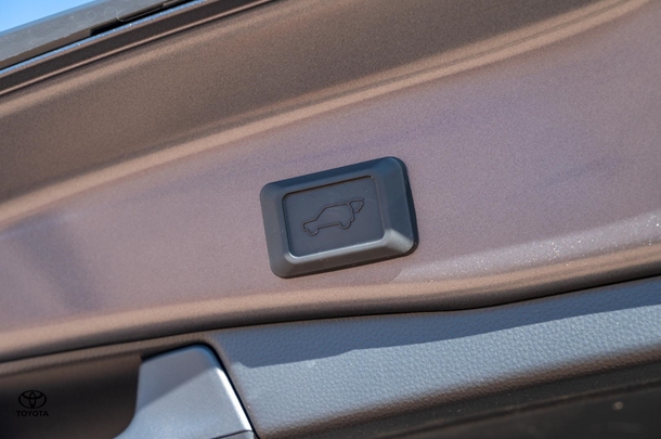 2024 TOYOTA RAV4 Hybrid Cruiser-AWD image 31