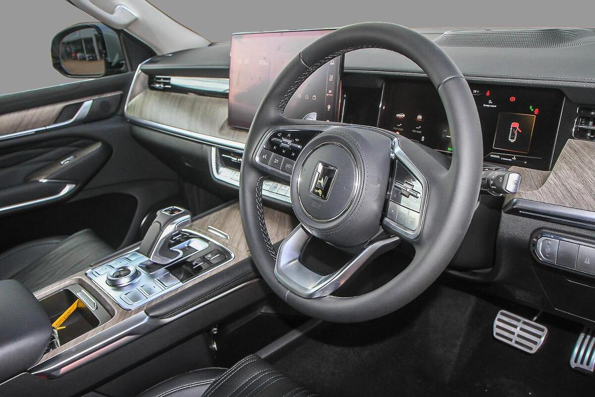 2025 GWM Tank 500 Lux Hybrid Auto 4WD image 5