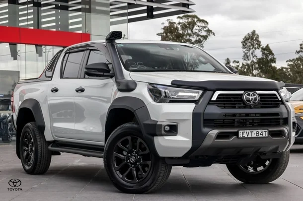 2022 Toyota HILUX Rogue