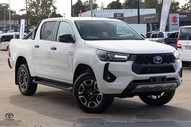 2024 Toyota Hilux 4x4 SR5