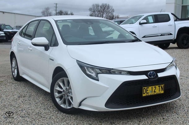 2022 Toyota Corolla Sedan Hybrid Ascent Sport