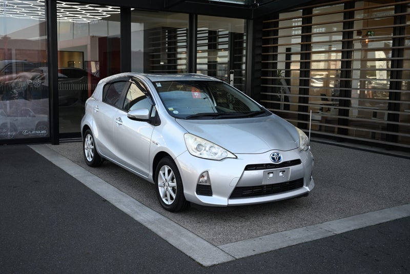 2012 Toyota Aqua 1.5 Petrol Hybrid G CVT Hatchback