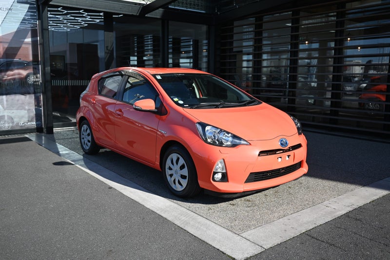 2012 Toyota Aqua 1.5 Petrol Hybrid S CVT Hatchback