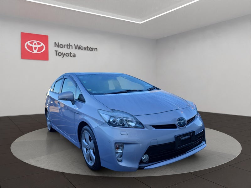 2012 Toyota Prius 1.8L Hybrid G Touring Hatchback