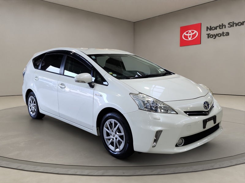 2012 Toyota Prius Alpha 1.8L Hybrid S 2WD Hatch...