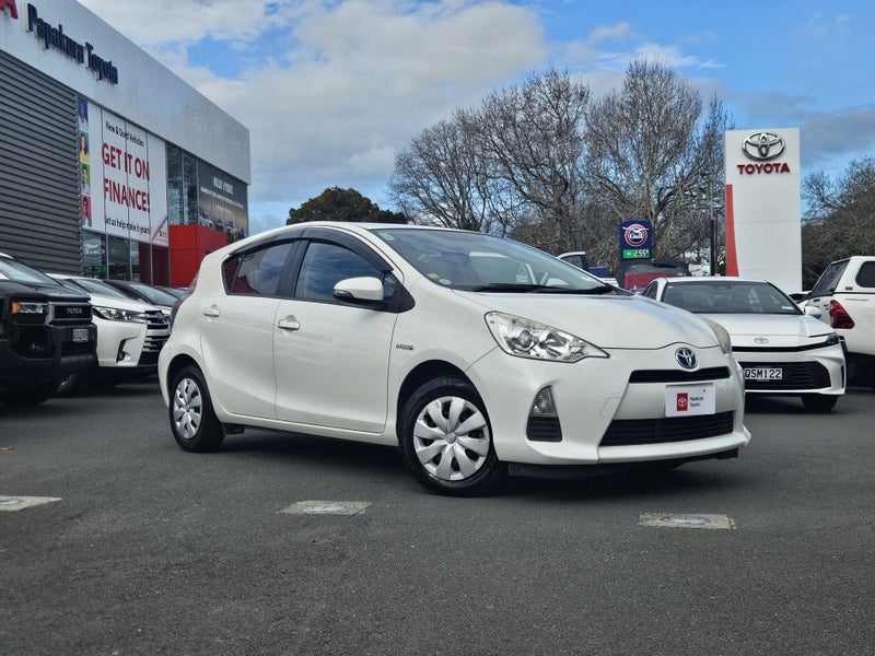2013 Toyota Aqua 1.5 Hybrid S