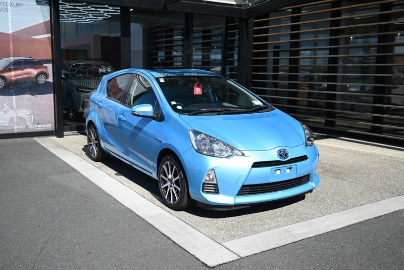 2013 Toyota Aqua 1.5 Petrol Hybrid S CVT Hatchback