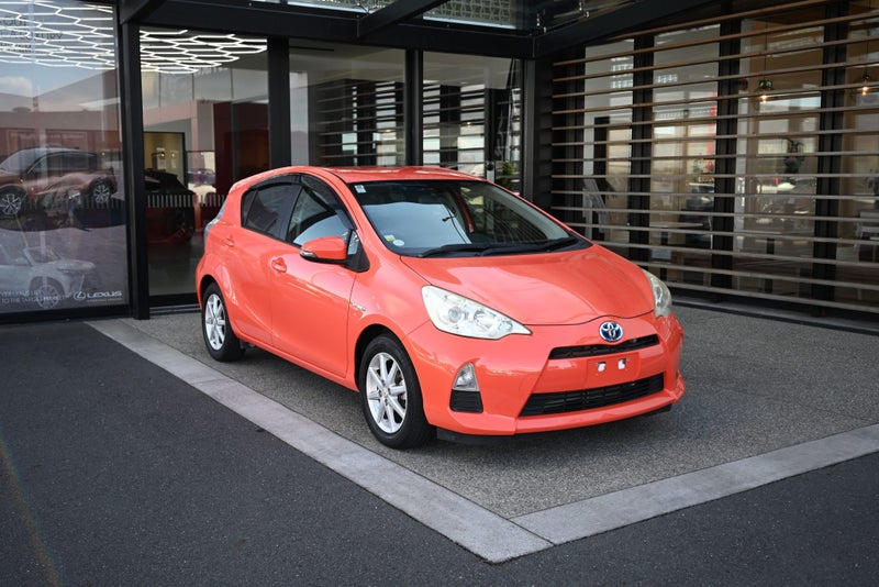 2013 Toyota Aqua 1.5 Petrol Hybrid S CVT Hatchback