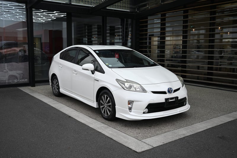 2013 Toyota Prius 1.8 Petrol Hybrid S CVT Hatch...