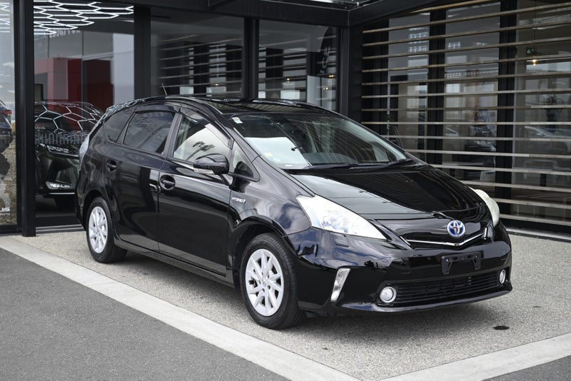 2013 Toyota Prius Alpha 1.8 Hybrid S 2WD Wagon