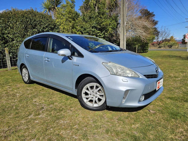 2013 Toyota Prius Alpha 1.8 Hybrid S Wagon