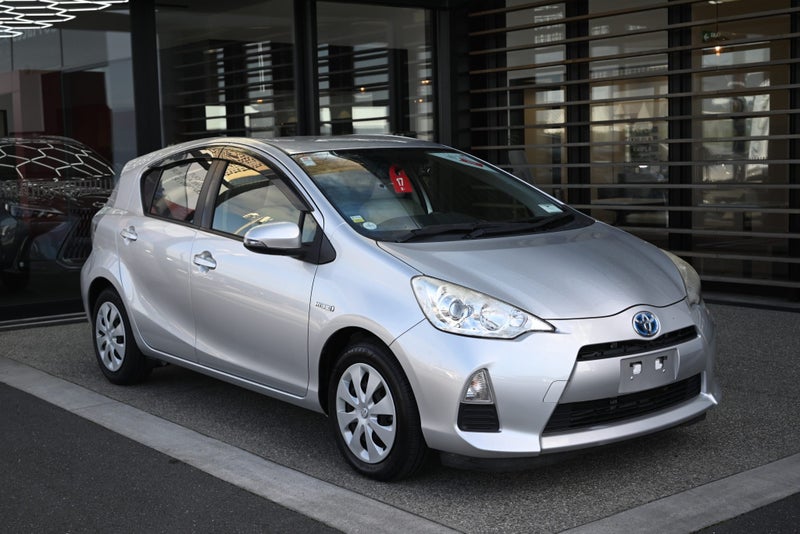 2015 Toyota Aqua 1.5 Petrol Hybrid S CVT Hatchback