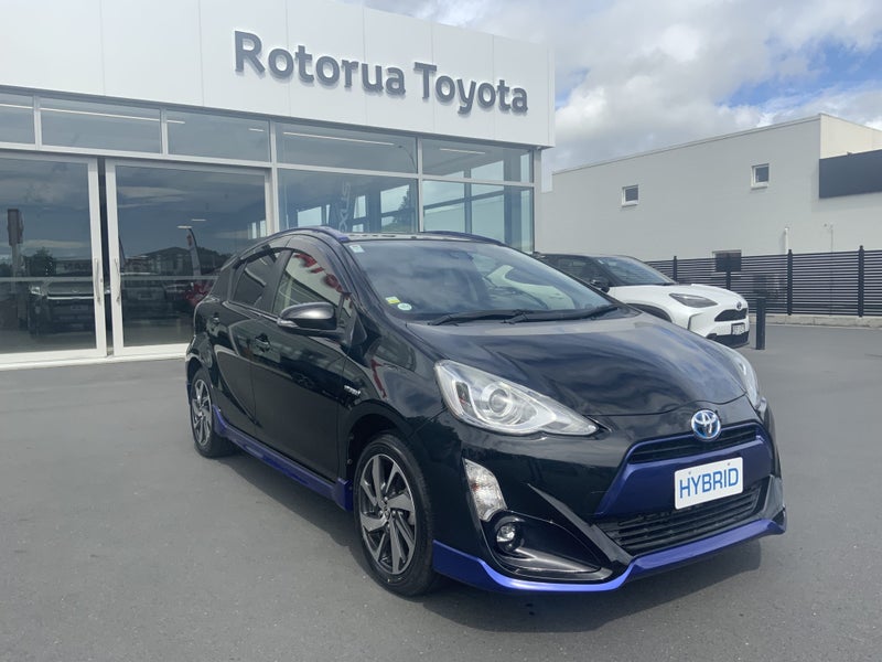 2016 Toyota Aqua Certified !!