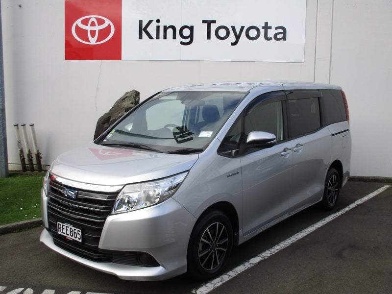 2016 Toyota Noah X Delight Plus Hybrid 1.8 + Wa...