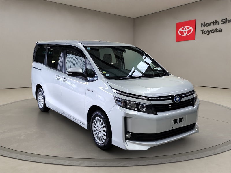 2016 Toyota Voxy 1.8L Hybrid 2WD Hatchback