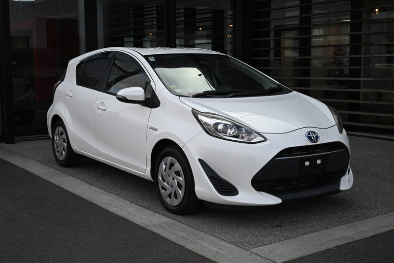 2017 Toyota Aqua 1.5 Hybrid S FWD Hatchback
