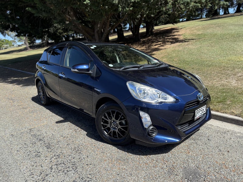 2017 Toyota Aqua 1.5 Hybrid S Style Black 5 Dr...