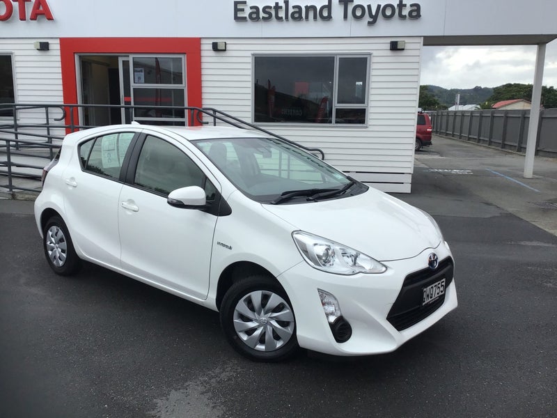 2017 Toyota Aqua 1.5 L Hybrid Hatch