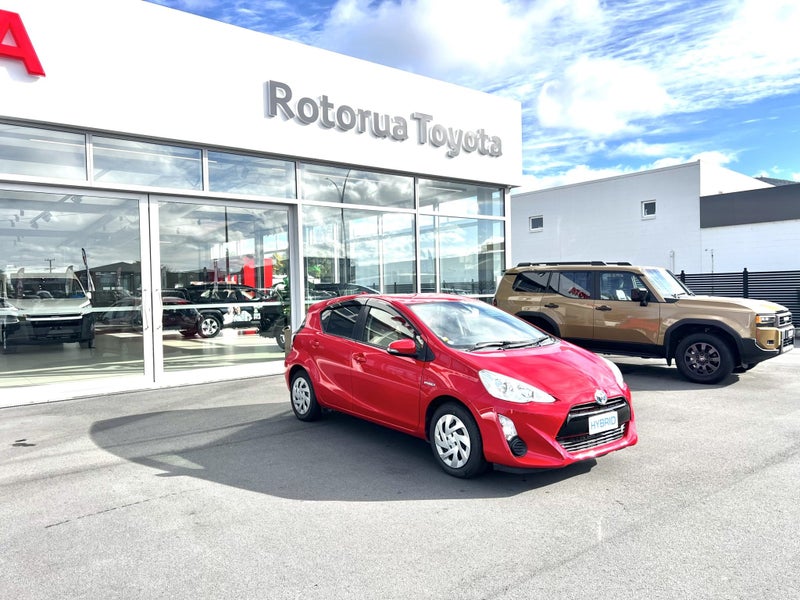 2017 Toyota Aqua 5 Year Hybrid Battery Warranty !!