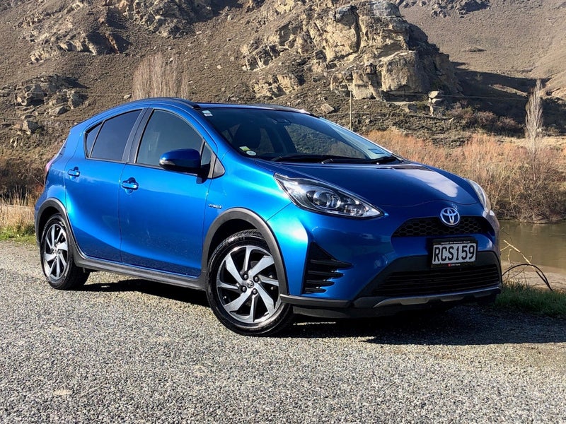 2017 Toyota Aqua Hybrid Crossover